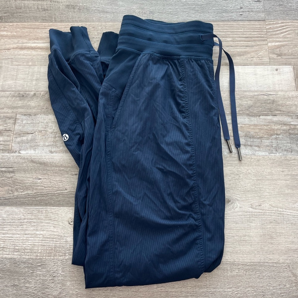 Lululemon Dance Studio Mid-Rise Jogger Full Length, Size 4
